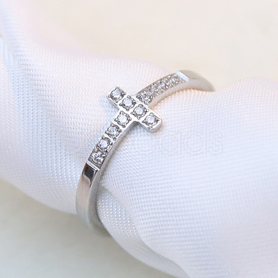 Cross Stainless Steel Micro Pave Clear Cubic Zirconia Finger Rings for Women FS-WG88B59-02-1