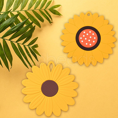 2Pcs 2 Style Flower Silicone Hot Pads AJEW-GF0011-17A-1